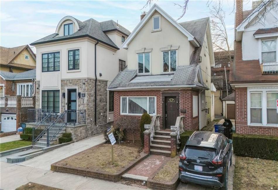 1006 East 22nd Street, Brooklyn, New York 11210, 4 Bedrooms Bedrooms, ,3.5 BathroomsBathrooms,Residential,For Sale,East 22nd,489718