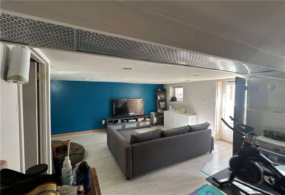 68-10 60th Drive, Queens, New York 11378, 3 Bedrooms Bedrooms, ,1.75 BathroomsBathrooms,Residential,For Sale,60th,489725