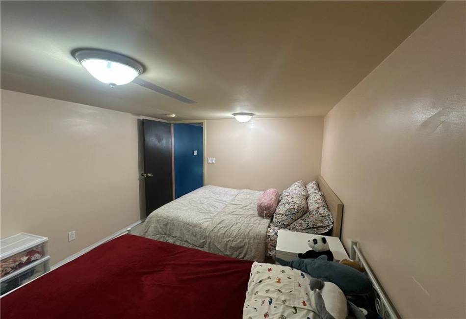 68-10 60th Drive, Queens, New York 11378, 3 Bedrooms Bedrooms, ,1.75 BathroomsBathrooms,Residential,For Sale,60th,489725