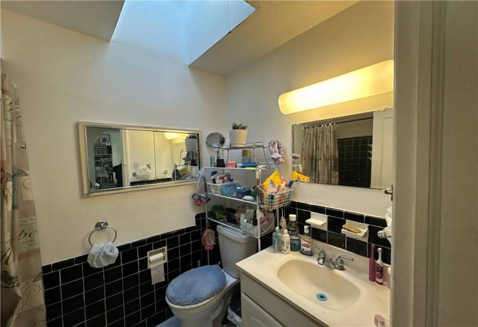 68-10 60th Drive, Queens, New York 11378, 3 Bedrooms Bedrooms, ,1.75 BathroomsBathrooms,Residential,For Sale,60th,489725
