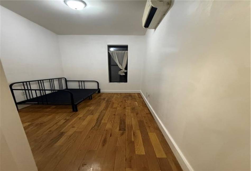 121 Lewis Avenue, Brooklyn, New York 11221, 11 Bedrooms Bedrooms, ,9 BathroomsBathrooms,Residential,For Sale,Lewis,489726