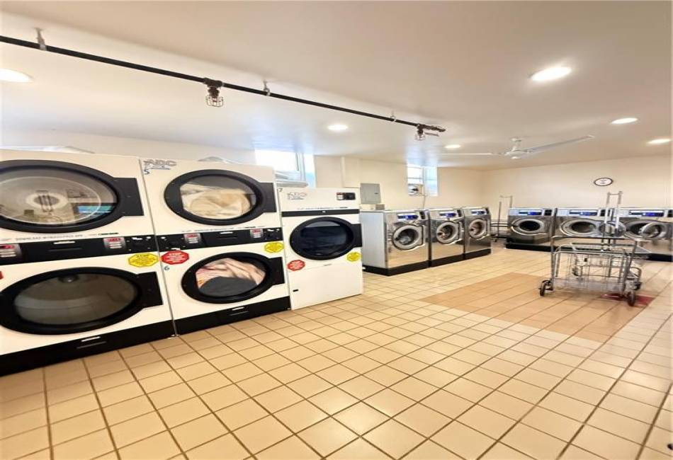 3901 Nostrand Avenue, Brooklyn, New York 11235, 3 Bedrooms Bedrooms, ,2 BathroomsBathrooms,Residential,For Sale,Nostrand,489650