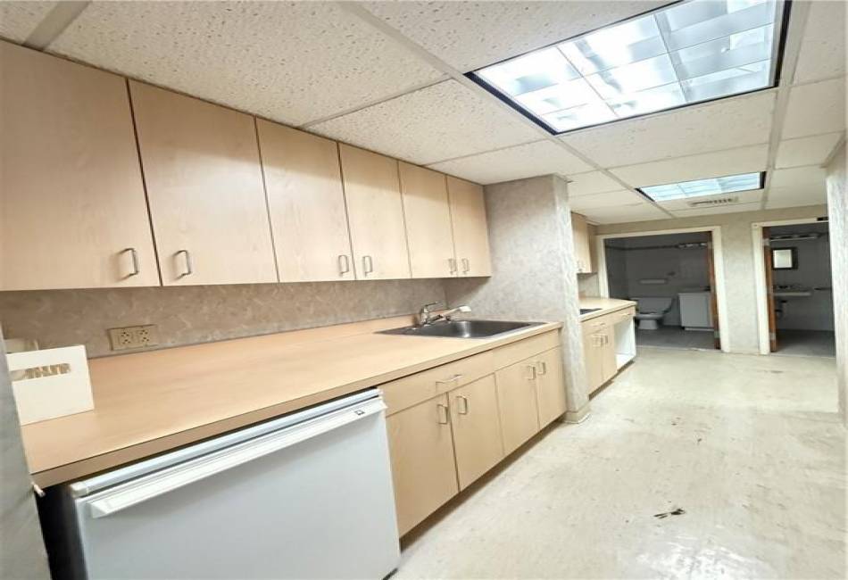 3901 Nostrand Avenue, Brooklyn, New York 11235, 3 Bedrooms Bedrooms, ,2 BathroomsBathrooms,Residential,For Sale,Nostrand,489650