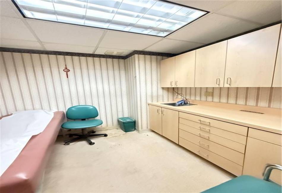 3901 Nostrand Avenue, Brooklyn, New York 11235, 3 Bedrooms Bedrooms, ,2 BathroomsBathrooms,Residential,For Sale,Nostrand,489650