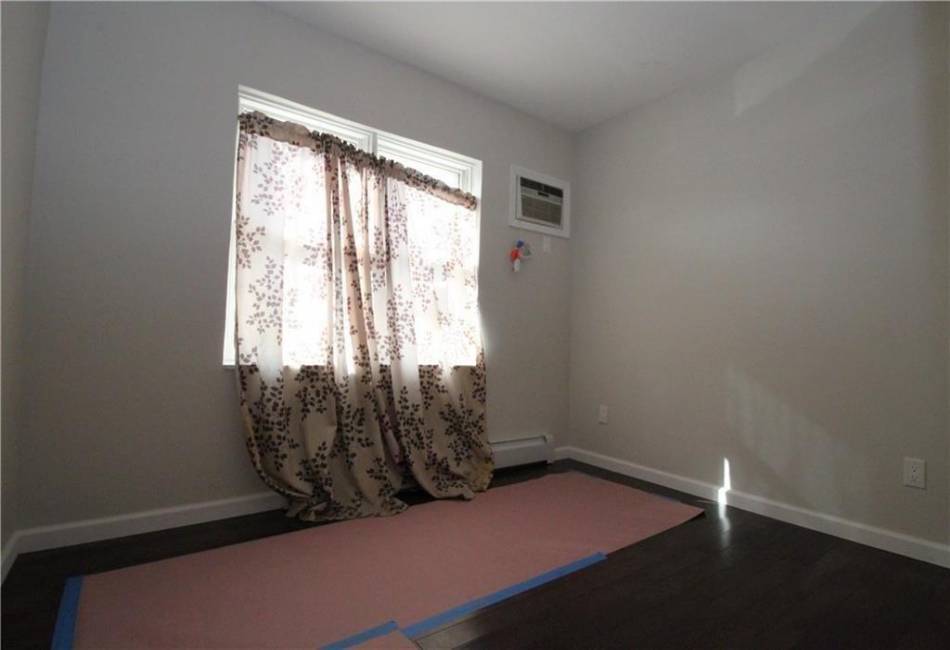 2525 Harway Avenue, Brooklyn, New York 11214, 2 Bedrooms Bedrooms, ,1 BathroomBathrooms,Residential,For Sale,Harway,489736