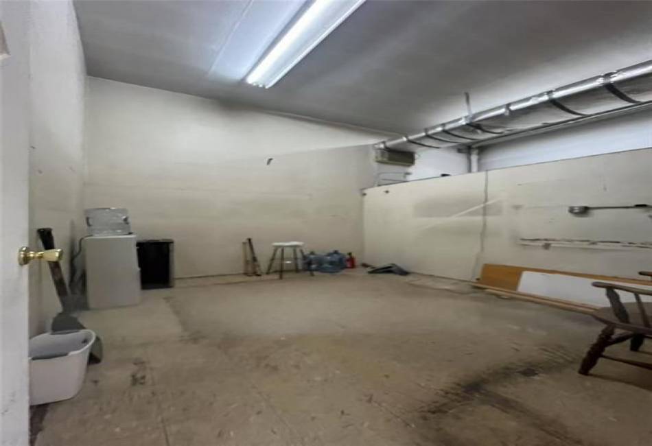 176 Avenue U, Brooklyn, New York 11223, ,Rental,For Sale,Avenue U,489709