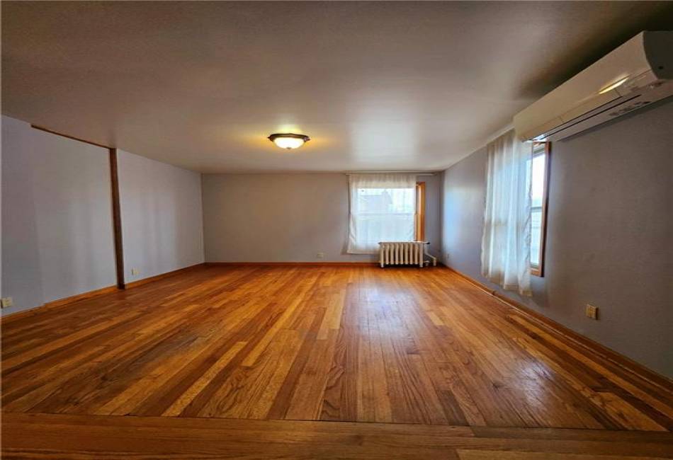 1433 BayRidge Parkway, Brooklyn, New York 11228, 6 Bedrooms Bedrooms, ,3 BathroomsBathrooms,Residential,For Sale,BayRidge,489747