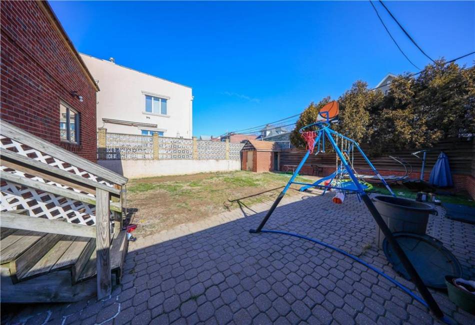 1433 BayRidge Parkway, Brooklyn, New York 11228, 6 Bedrooms Bedrooms, ,3 BathroomsBathrooms,Residential,For Sale,BayRidge,489747
