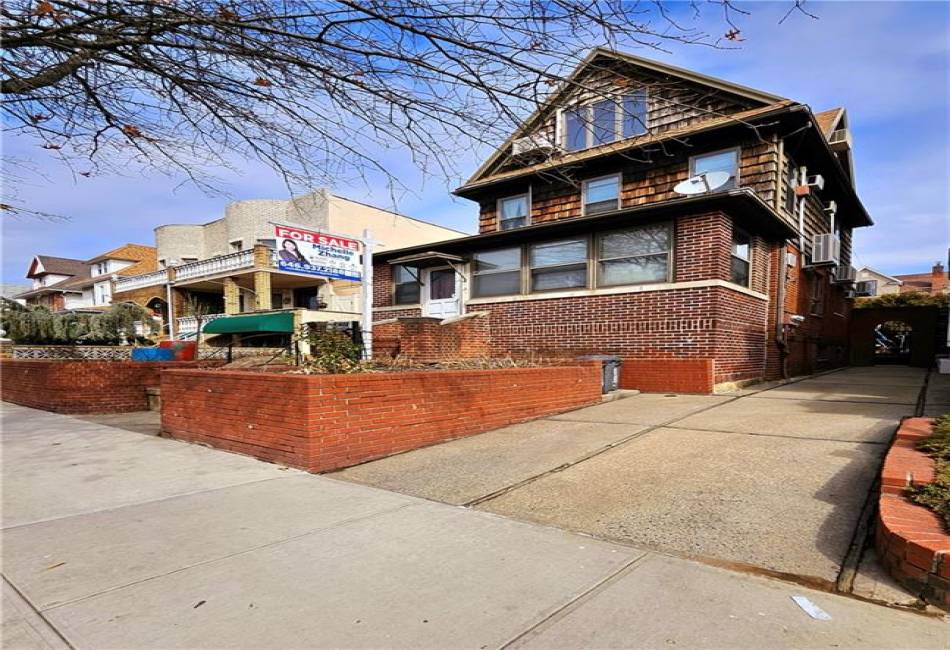 1433 BayRidge Parkway, Brooklyn, New York 11228, 6 Bedrooms Bedrooms, ,3 BathroomsBathrooms,Residential,For Sale,BayRidge,489747
