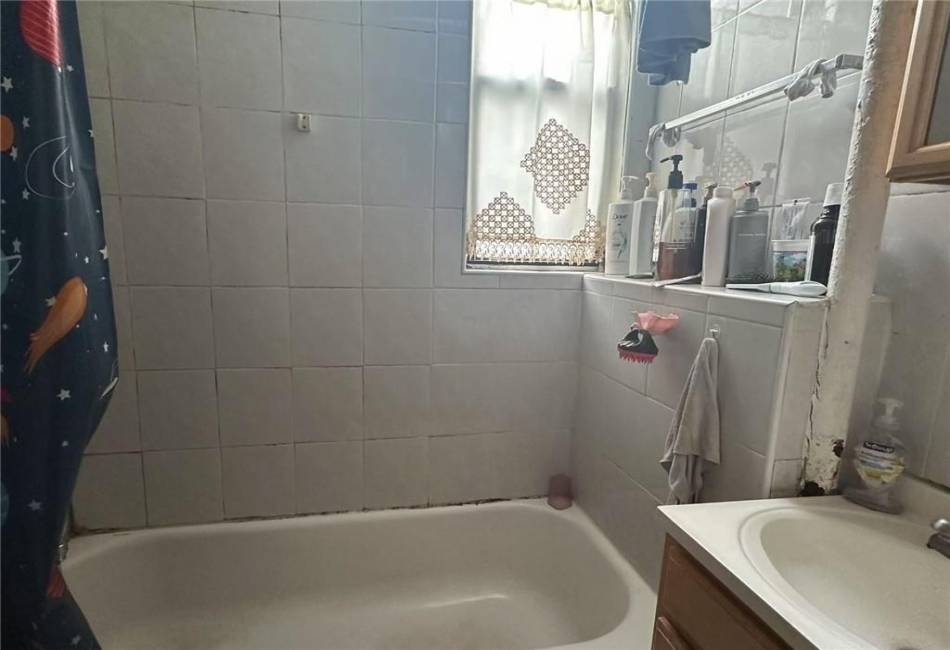 658 46th Street, Brooklyn, New York 11220, 12 Bedrooms Bedrooms, ,6 BathroomsBathrooms,Residential,For Sale,46th,489748