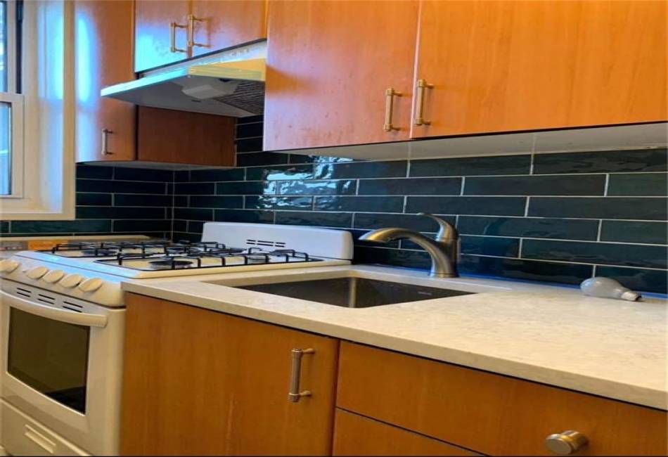 2939 Avenue Y, Brooklyn, New York 11235, ,1 BathroomBathrooms,Residential,For Sale,Avenue Y,489750