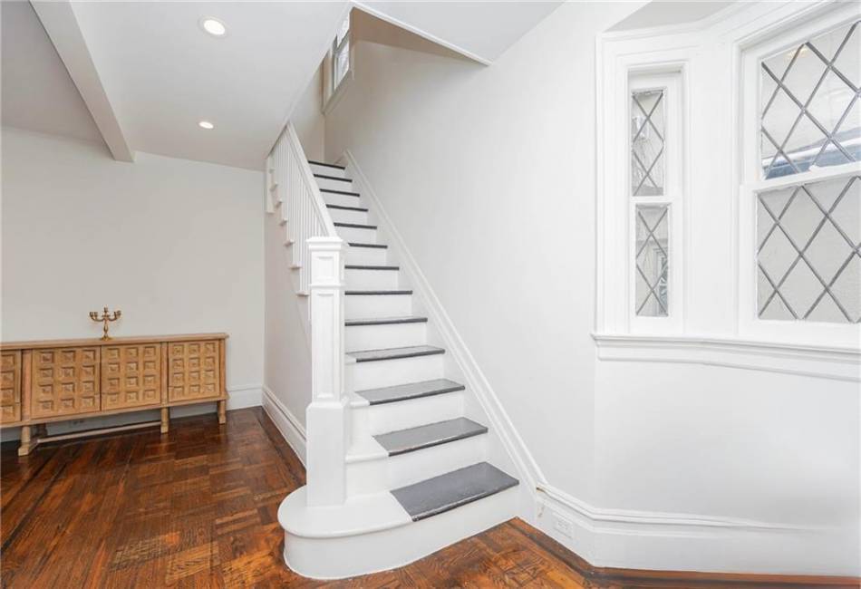 1756 23rd Street, Brooklyn, New York 11229, 5 Bedrooms Bedrooms, ,3 BathroomsBathrooms,Residential,For Sale,23rd,489554
