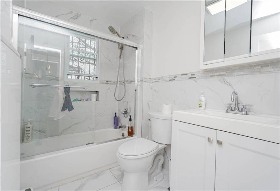 1756 23rd Street, Brooklyn, New York 11229, 5 Bedrooms Bedrooms, ,3 BathroomsBathrooms,Residential,For Sale,23rd,489554