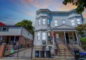 31 Seeley Street, Brooklyn, New York 11218, 7 Bedrooms Bedrooms, ,3 BathroomsBathrooms,Residential,For Sale,Seeley,489737