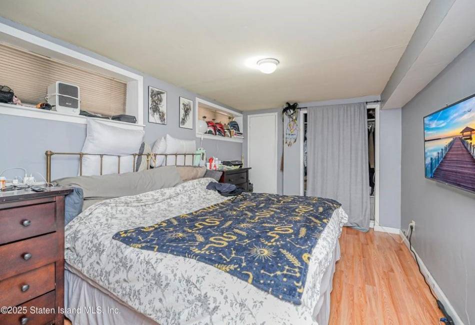 31 Seeley Street, Brooklyn, New York 11218, 7 Bedrooms Bedrooms, ,3 BathroomsBathrooms,Residential,For Sale,Seeley,489737