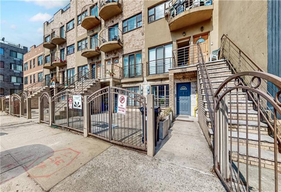 1615 Bergen Street, Brooklyn, New York 11213, 3 Bedrooms Bedrooms, ,2 BathroomsBathrooms,Residential,For Sale,Bergen,489763