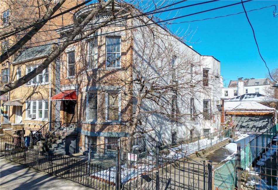 829 54th Street, Brooklyn, New York 11220, ,2 BathroomsBathrooms,Residential,For Sale,54th,489765