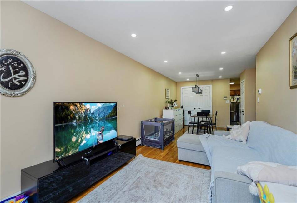 9729 4th Avenue, Brooklyn, New York 11209, 1 Bedroom Bedrooms, ,1 BathroomBathrooms,Residential,For Sale,4th,489700