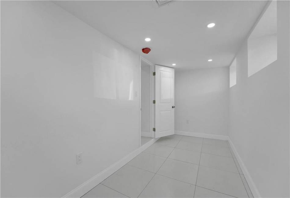 196 Brighton 10th Street, Brooklyn, New York 11235, 4 Bedrooms Bedrooms, ,3 BathroomsBathrooms,Residential,For Sale,Brighton 10th,489795