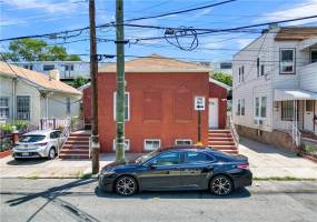 196 Brighton 10th Street, Brooklyn, New York 11235, 4 Bedrooms Bedrooms, ,3 BathroomsBathrooms,Residential,For Sale,Brighton 10th,489795
