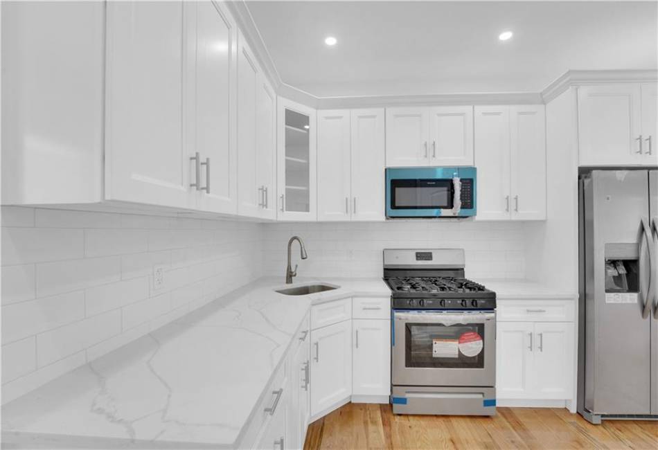 196 Brighton 10th Street, Brooklyn, New York 11235, 4 Bedrooms Bedrooms, ,3 BathroomsBathrooms,Residential,For Sale,Brighton 10th,489795