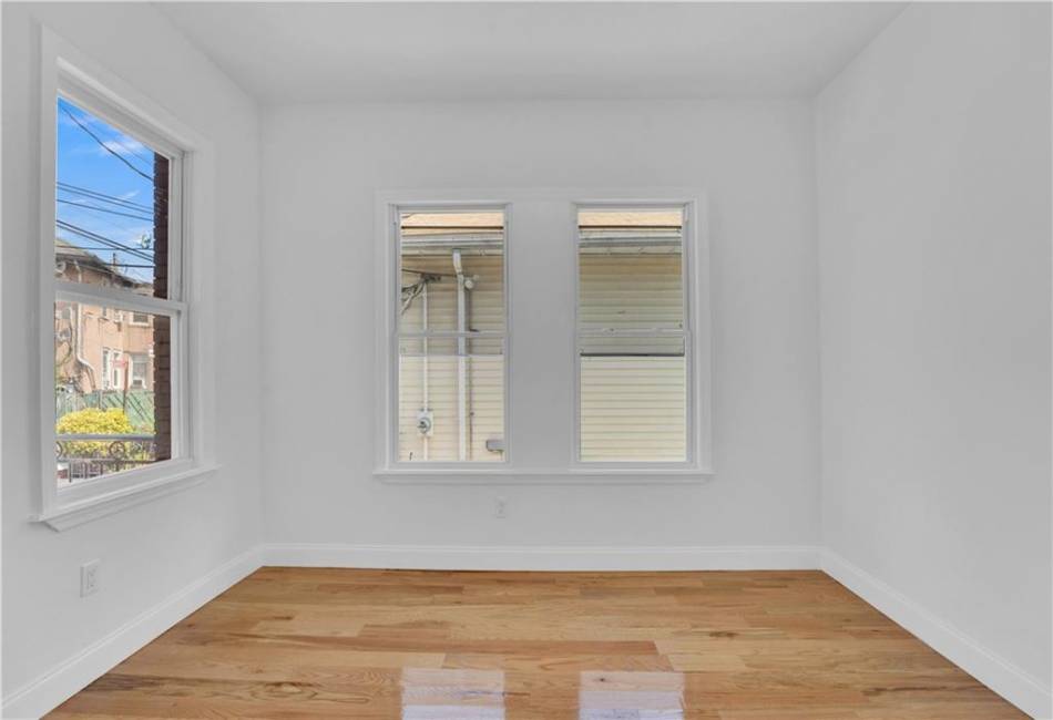 196 Brighton 10th Street, Brooklyn, New York 11235, 4 Bedrooms Bedrooms, ,3 BathroomsBathrooms,Residential,For Sale,Brighton 10th,489795