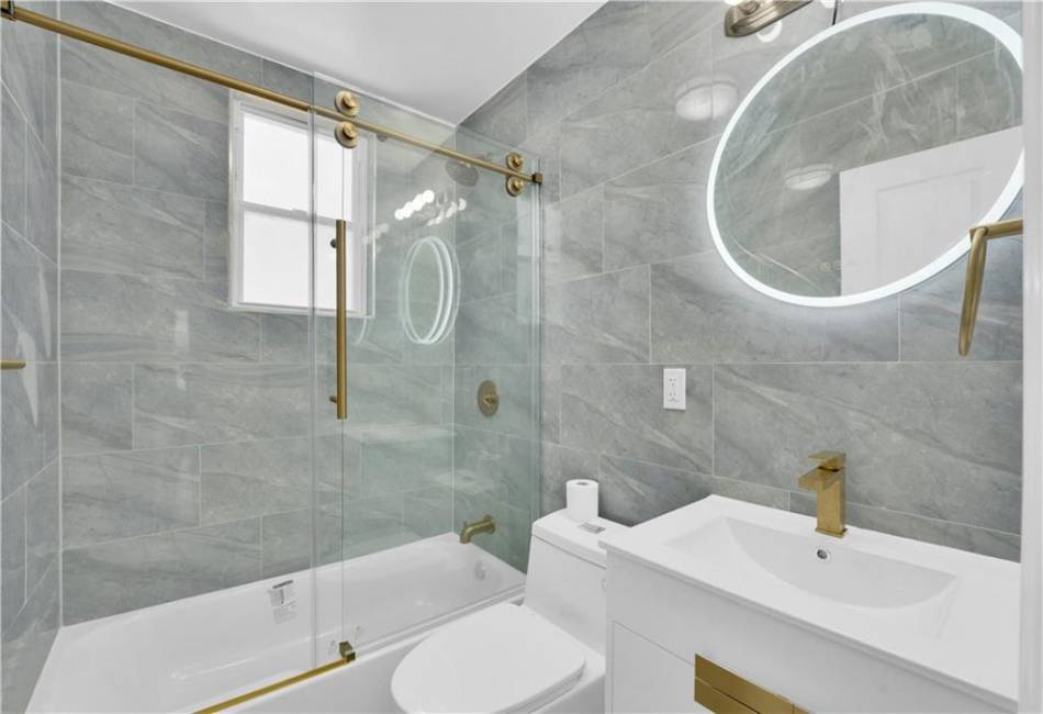 196 Brighton 10th Street, Brooklyn, New York 11235, 4 Bedrooms Bedrooms, ,3 BathroomsBathrooms,Residential,For Sale,Brighton 10th,489795