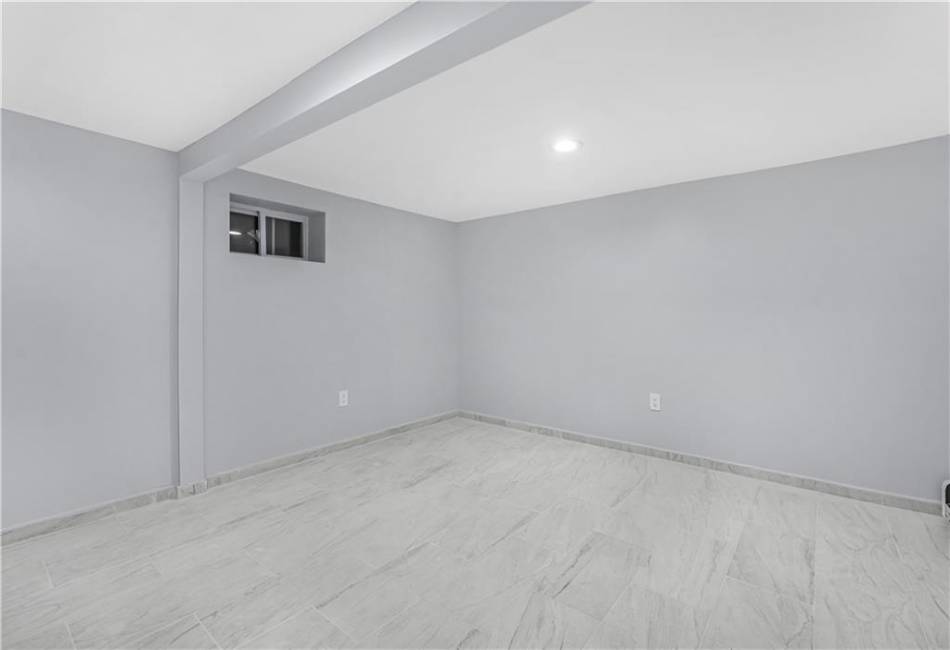 200 Brighton 10th Street, Brooklyn, New York 11235, 4 Bedrooms Bedrooms, ,3 BathroomsBathrooms,Residential,For Sale,Brighton 10th,489797