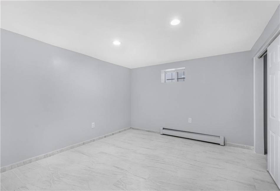 200 Brighton 10th Street, Brooklyn, New York 11235, 4 Bedrooms Bedrooms, ,3 BathroomsBathrooms,Residential,For Sale,Brighton 10th,489797