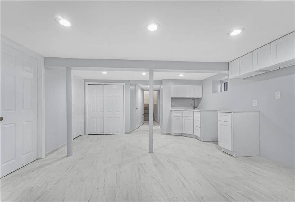 200 Brighton 10th Street, Brooklyn, New York 11235, 4 Bedrooms Bedrooms, ,3 BathroomsBathrooms,Residential,For Sale,Brighton 10th,489797