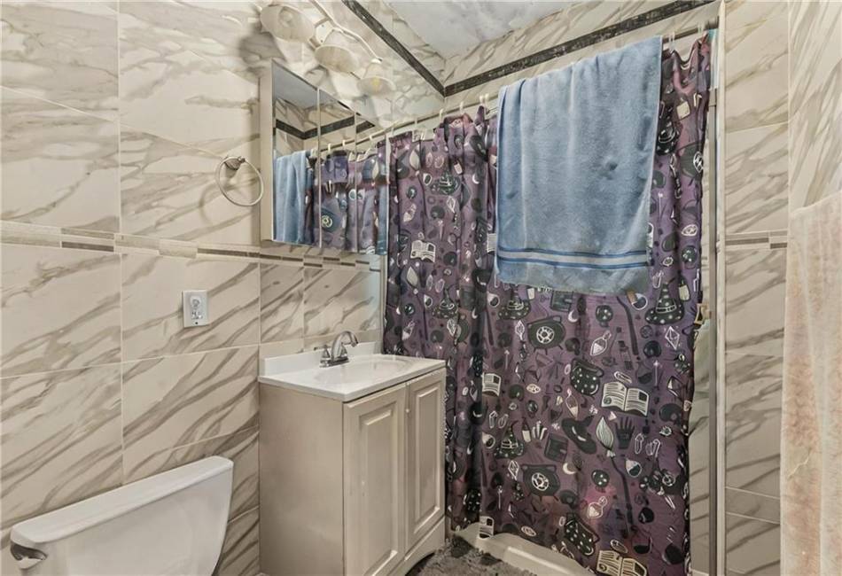 200 Brighton 10th Street, Brooklyn, New York 11235, 4 Bedrooms Bedrooms, ,3 BathroomsBathrooms,Residential,For Sale,Brighton 10th,489797