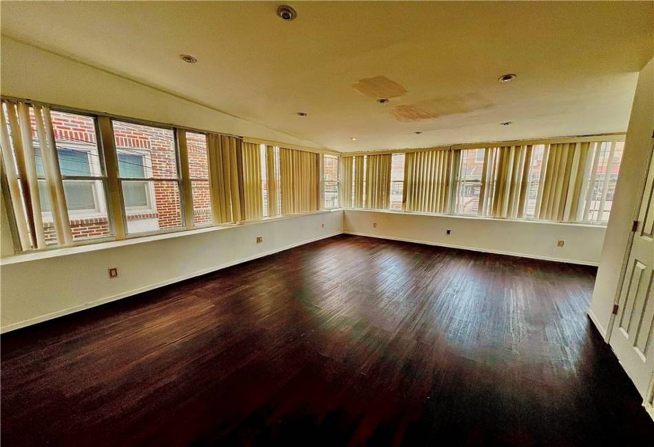 1963 27th Street, Brooklyn, New York 11229, 4 Bedrooms Bedrooms, ,3 BathroomsBathrooms,Residential,For Sale,27th,489800