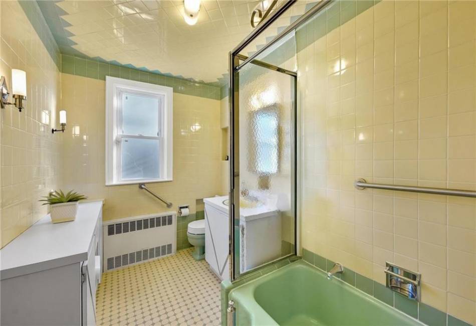 2114 Avenue N, Brooklyn, New York 11210, 4 Bedrooms Bedrooms, ,5 BathroomsBathrooms,Residential,For Sale,Avenue N,489805