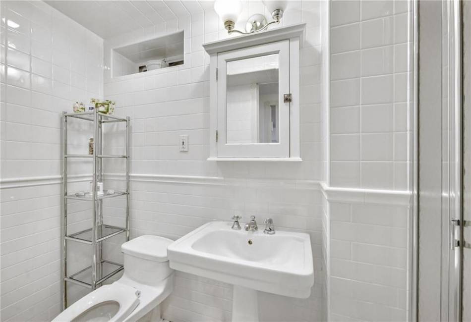 2114 Avenue N, Brooklyn, New York 11210, 4 Bedrooms Bedrooms, ,5 BathroomsBathrooms,Residential,For Sale,Avenue N,489805