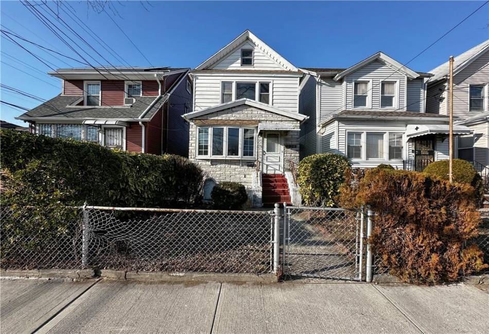 9303 Avenue K, Brooklyn, New York 11236, 2 Bedrooms Bedrooms, ,1.5 BathroomsBathrooms,Residential,For Sale,Avenue K,489812