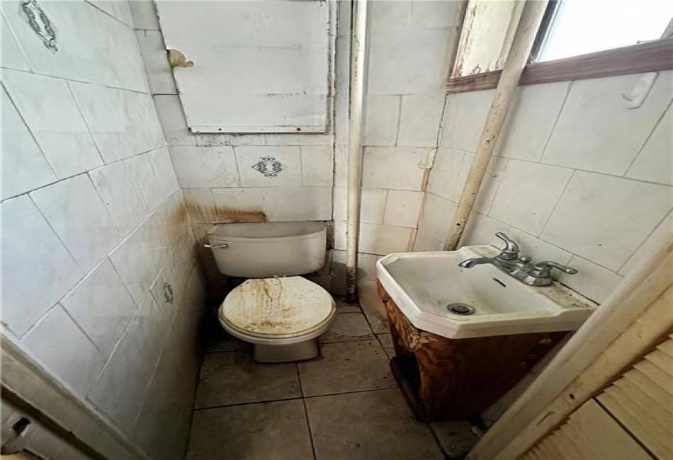 9303 Avenue K, Brooklyn, New York 11236, 2 Bedrooms Bedrooms, ,1.5 BathroomsBathrooms,Residential,For Sale,Avenue K,489812