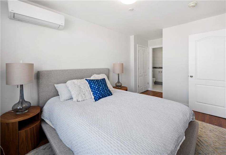 3031 Brighton 5th Street, Brooklyn, New York 11235, 2 Bedrooms Bedrooms, ,1.5 BathroomsBathrooms,Residential,For Sale,Brighton 5th,489816