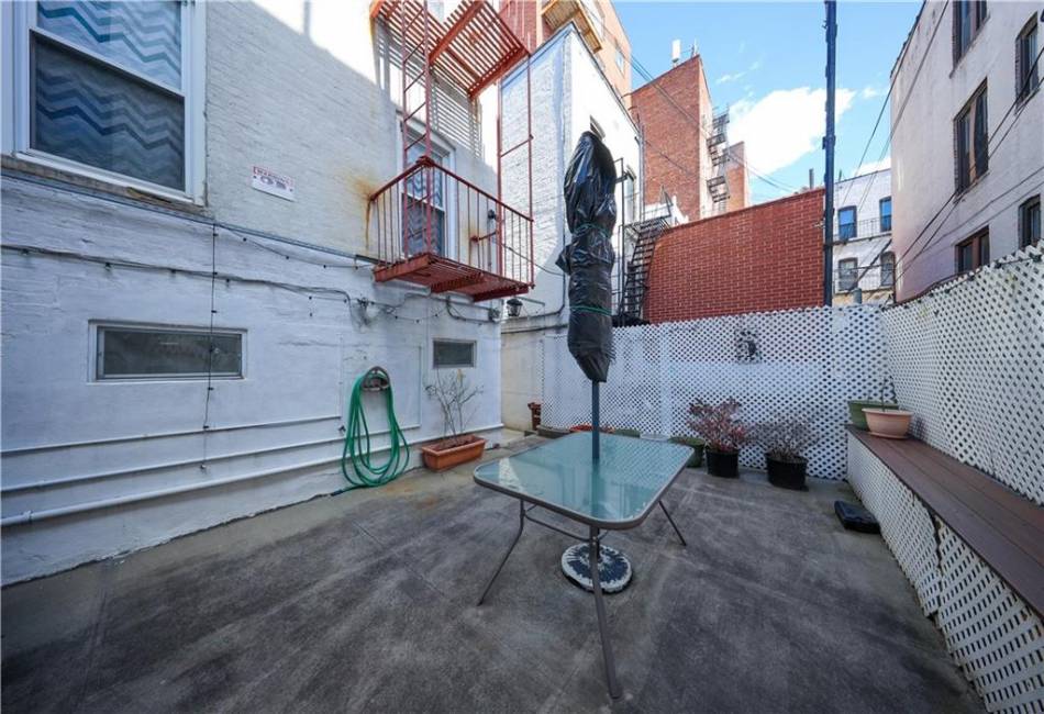 196 Quentin Road, Brooklyn, New York 11223, 8 Bedrooms Bedrooms, ,3 BathroomsBathrooms,Residential,For Sale,Quentin,489822