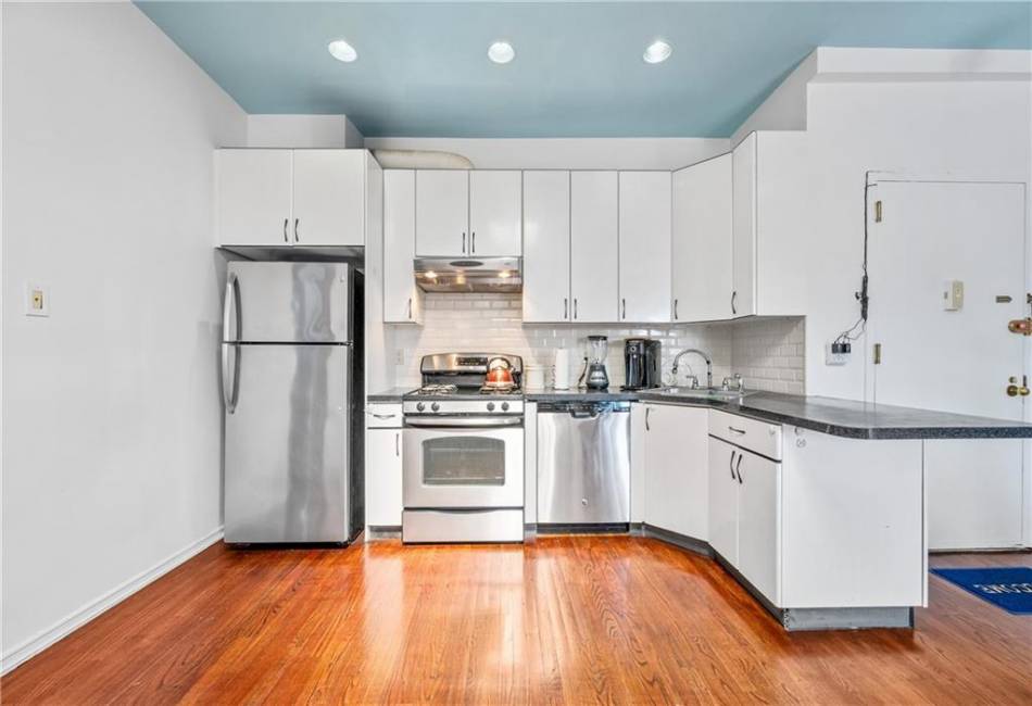 1327 67th Street, Brooklyn, New York 11219, 2 Bedrooms Bedrooms, ,2 BathroomsBathrooms,Residential,For Sale,67th,489819