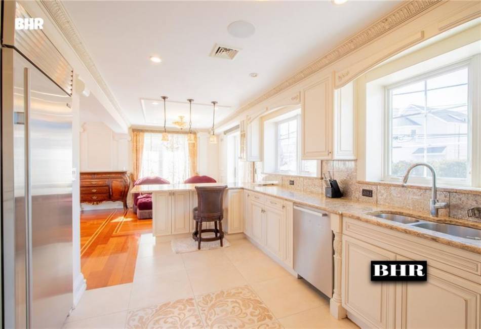 4094 Ocean Avenue, Brooklyn, New York 11235, 5 Bedrooms Bedrooms, ,5 BathroomsBathrooms,Residential,For Sale,Ocean,489724