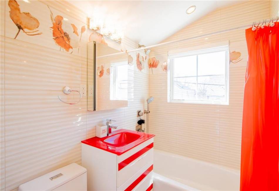 4094 Ocean Avenue, Brooklyn, New York 11235, 5 Bedrooms Bedrooms, ,5 BathroomsBathrooms,Residential,For Sale,Ocean,489724