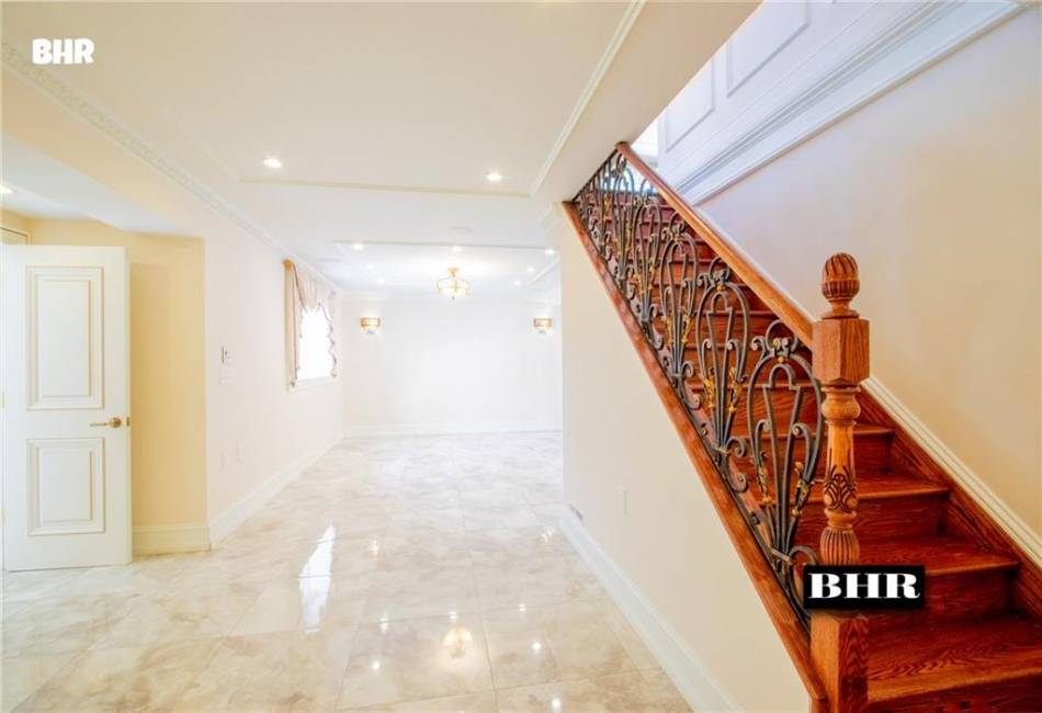 4094 Ocean Avenue, Brooklyn, New York 11235, 5 Bedrooms Bedrooms, ,5 BathroomsBathrooms,Residential,For Sale,Ocean,489724