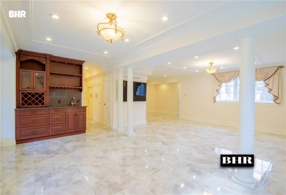4094 Ocean Avenue, Brooklyn, New York 11235, 5 Bedrooms Bedrooms, ,5 BathroomsBathrooms,Residential,For Sale,Ocean,489724