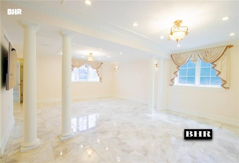 4094 Ocean Avenue, Brooklyn, New York 11235, 5 Bedrooms Bedrooms, ,5 BathroomsBathrooms,Residential,For Sale,Ocean,489724