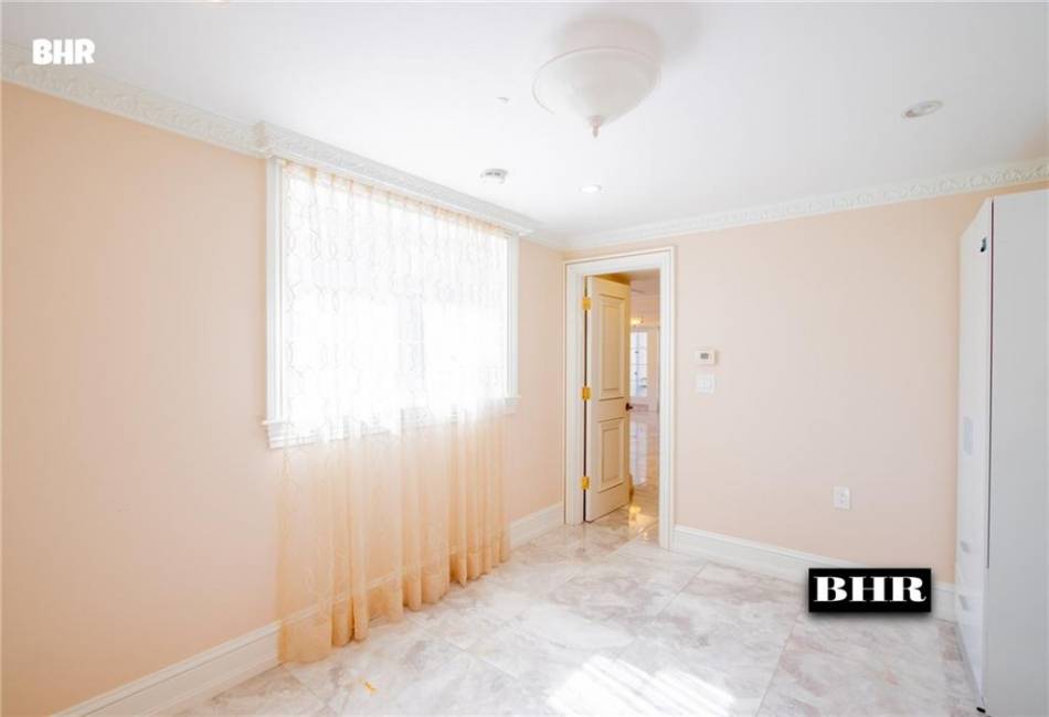 4094 Ocean Avenue, Brooklyn, New York 11235, 5 Bedrooms Bedrooms, ,5 BathroomsBathrooms,Residential,For Sale,Ocean,489724