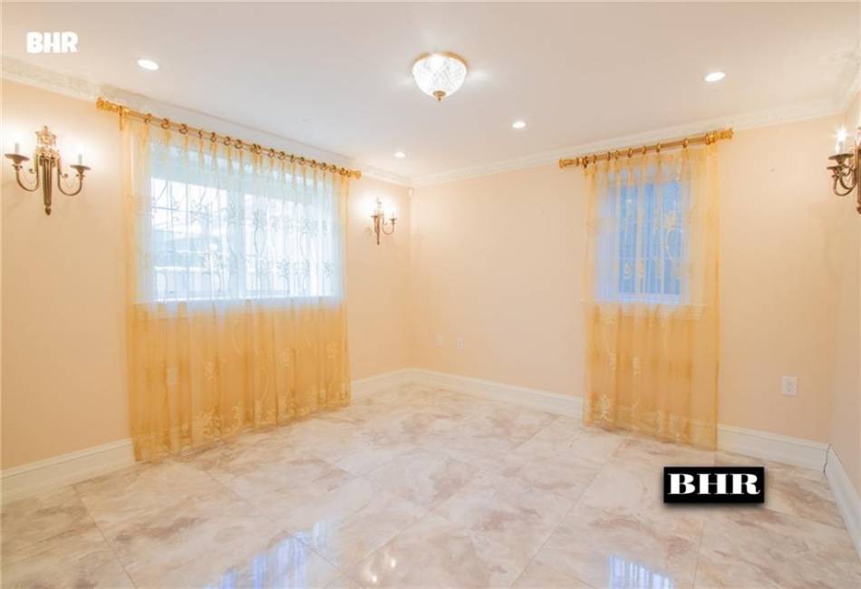 4094 Ocean Avenue, Brooklyn, New York 11235, 5 Bedrooms Bedrooms, ,5 BathroomsBathrooms,Residential,For Sale,Ocean,489724