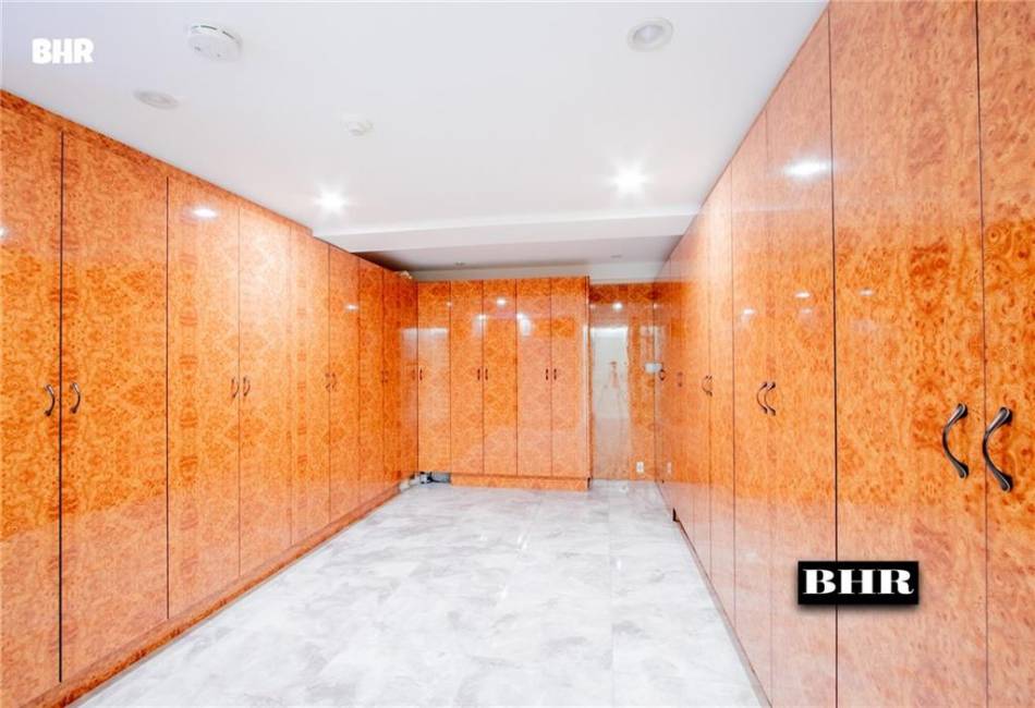 4094 Ocean Avenue, Brooklyn, New York 11235, 5 Bedrooms Bedrooms, ,5 BathroomsBathrooms,Residential,For Sale,Ocean,489724