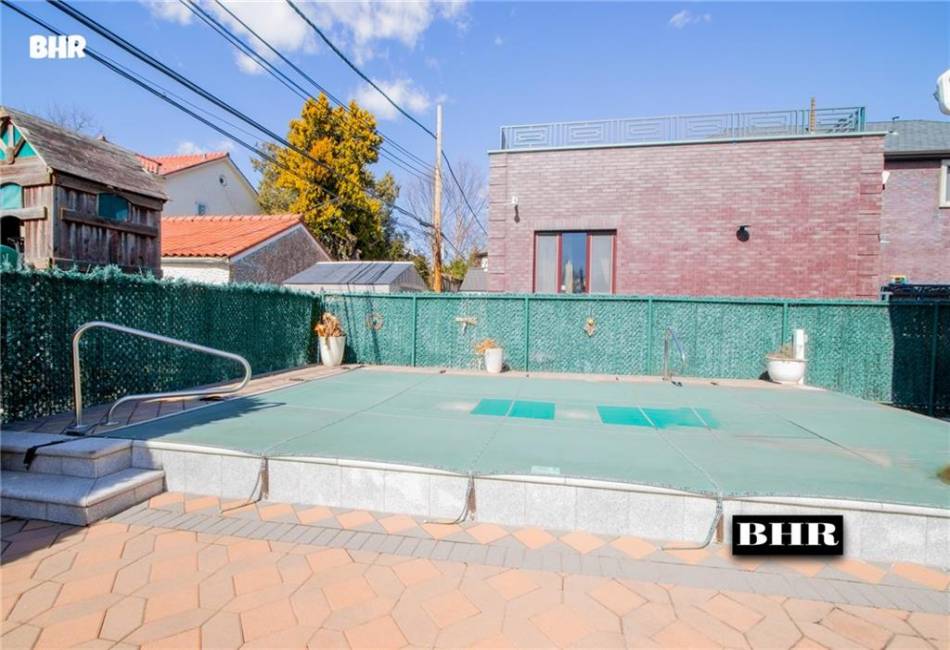 4094 Ocean Avenue, Brooklyn, New York 11235, 5 Bedrooms Bedrooms, ,5 BathroomsBathrooms,Residential,For Sale,Ocean,489724