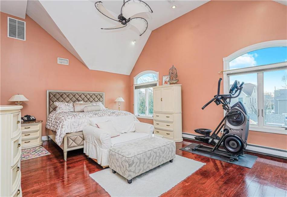 90 Giegerich Avenue, Staten Island, New York 10307, 5 Bedrooms Bedrooms, ,Residential,For Sale,Giegerich,489782