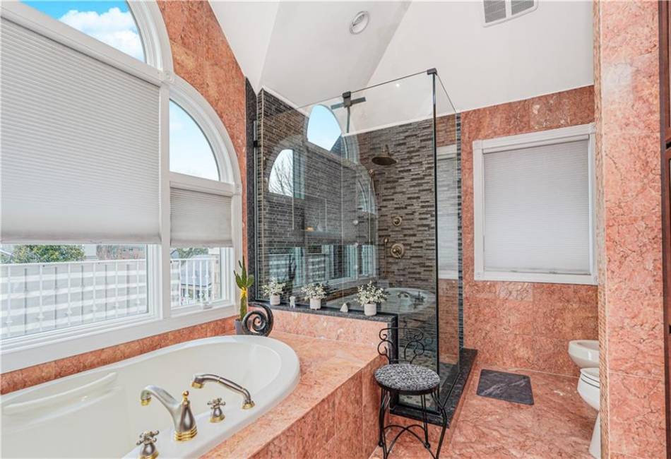 90 Giegerich Avenue, Staten Island, New York 10307, 5 Bedrooms Bedrooms, ,Residential,For Sale,Giegerich,489782
